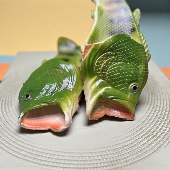 coddie Shoes - Quirky Green Fish Women's Slippers